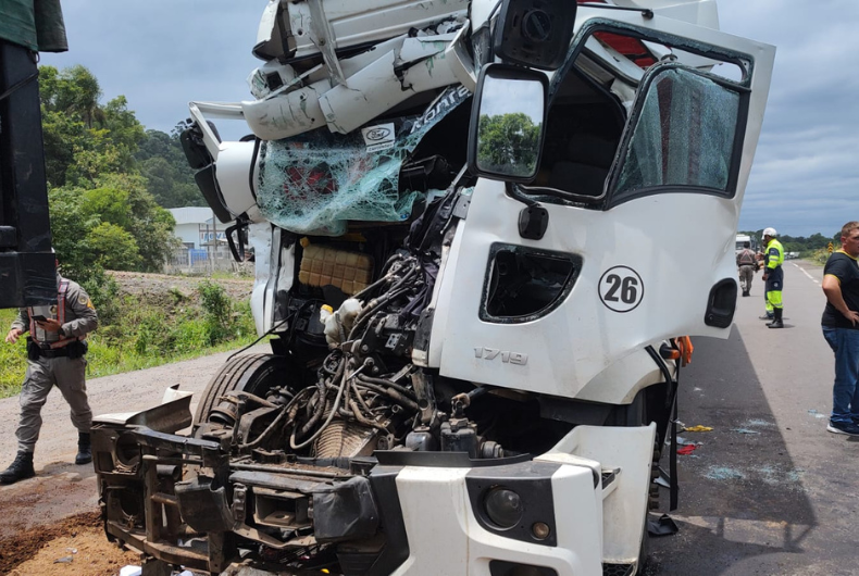 baixados-2 Colisão entre caminhões bloqueia trânsito na RSC-287 em Candelária