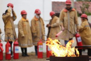 bombeiros-corpo-YKb6g10Lj2uyy3xX