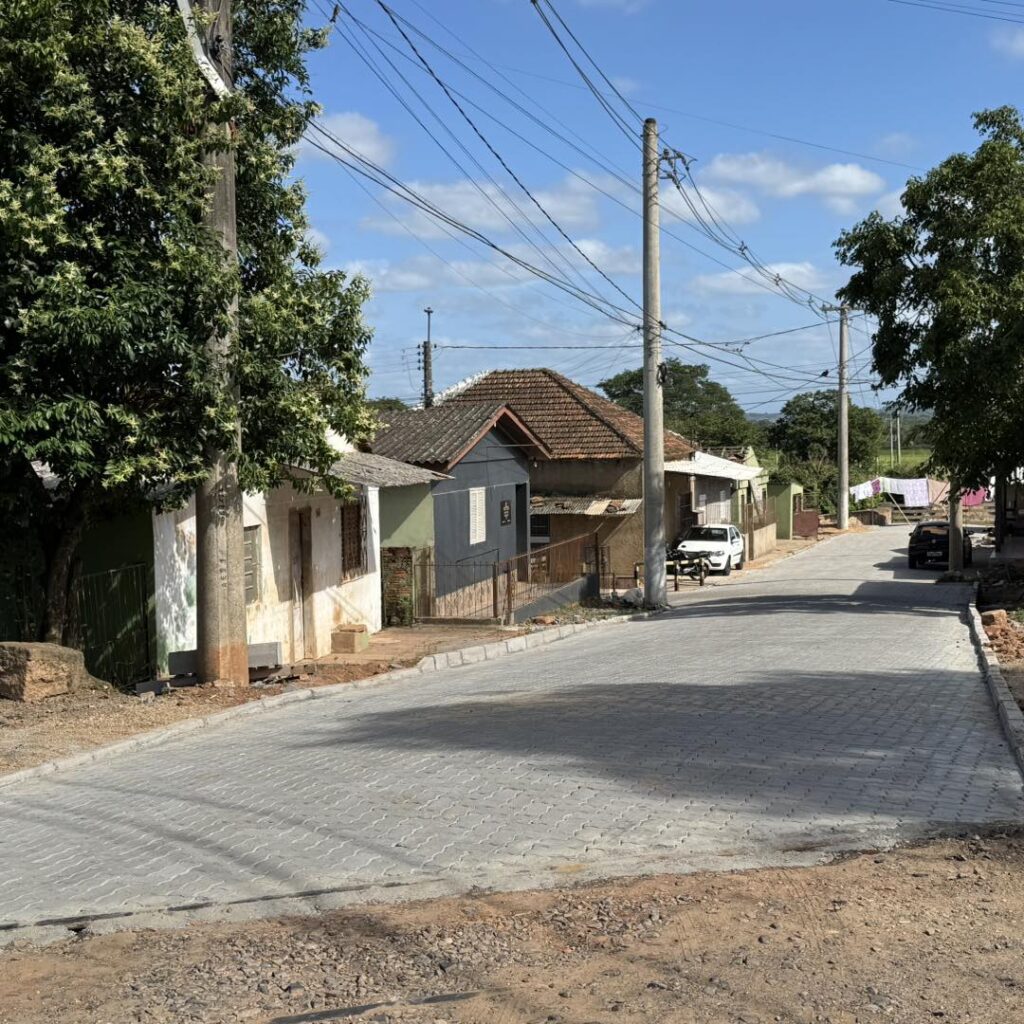 469253336_903173531941141_1225826328355950177_n-1024x1024 Rio Pardo encerra 2024 com 48 ruas pavimentadas: Beco da General Osório é o próximo