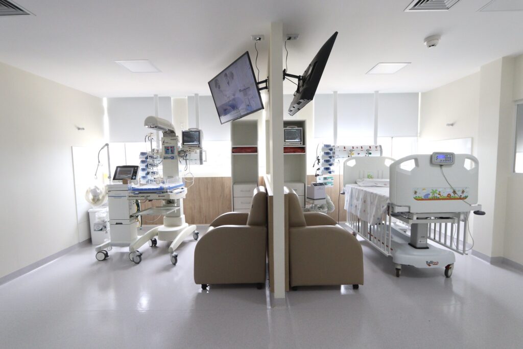 470139214_969907821840139_7031557724978605296_n-1024x683 Nova UTI Pediátrica é inaugurada no Hospital Santa Cruz