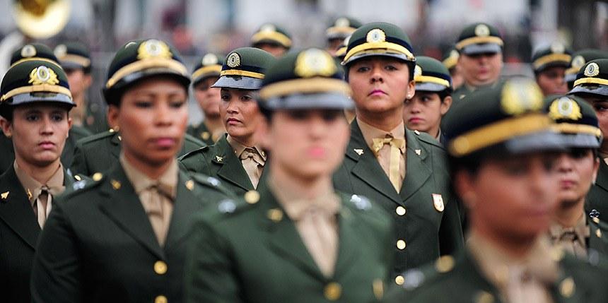 MULHERES EXERCITO