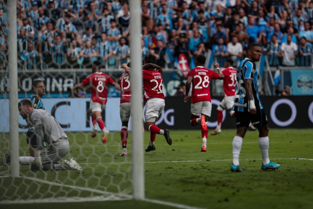 5187723_62e64f7b227a399-1024x682 Internacional vence o Grêmio por 2 a 0 e larga na frente na final do Gauchão