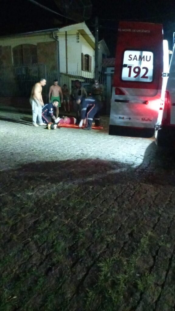img-20250318-wa051018425879139674867031-576x1024 Acidente na Rua Dona Hermínia Envolvendo Motoqueiro Destaca Problemas de Manutenção Urbana.