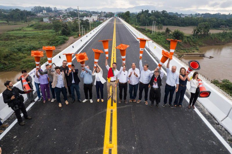 10113913_146054_gdo7096844408336560971 Depois de quase um ano, ponte da RS-130 é entregue e devolve mobilidade ao Vale do Taquari