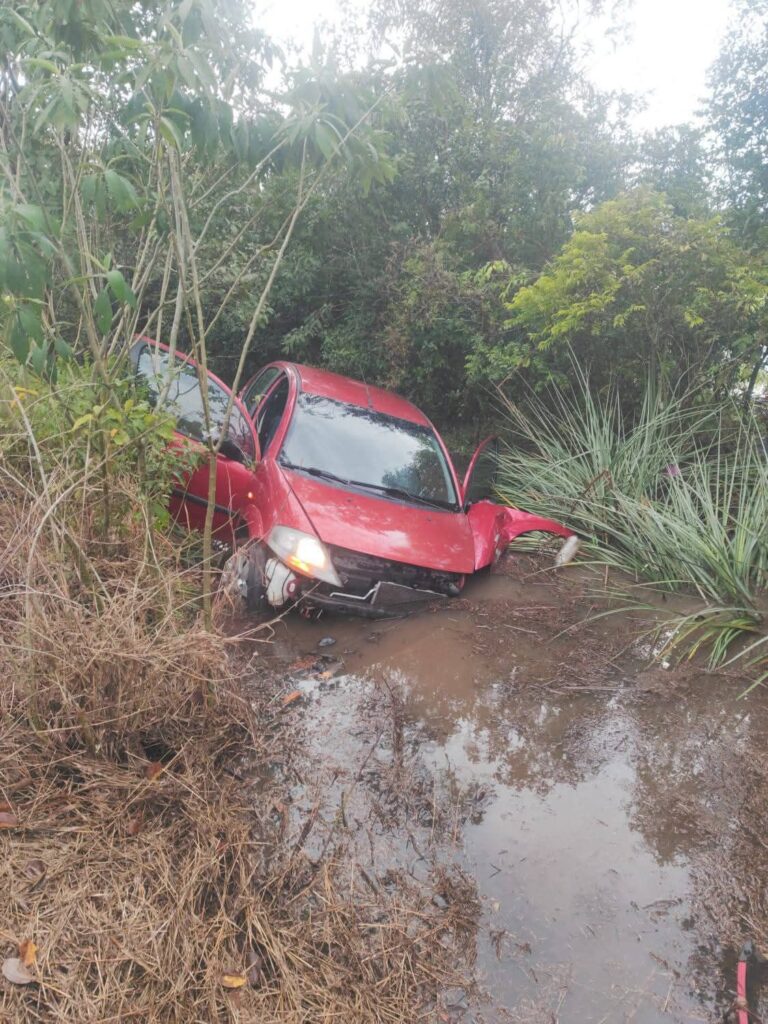 fb_img_17501966278483565948118672095689-768x1024 Motorista perde o controle e sai da pista na ERS-348 em Agudo