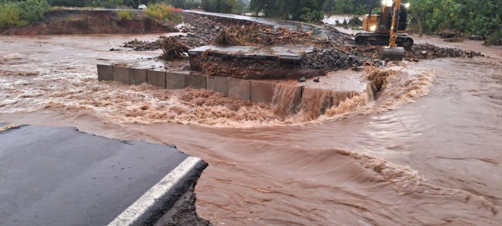 img-20250618-wa01184352317558298271128-1024x461 ROMPIMENTO TOTAL NA RSC-287: TRÂNSITO BLOQUEADO NO KM 167, EM NOVO CABRAIS.
