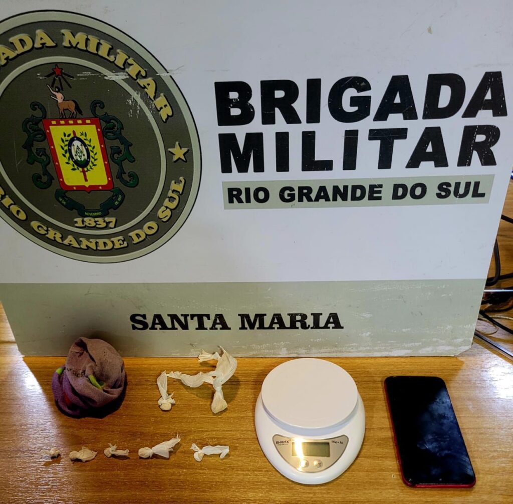 img-20250627-wa02207277310456851539783-1024x1006 Brigada Militar apreende drogas e prende homem durante ocorrência de violência doméstica em Santa Maria.