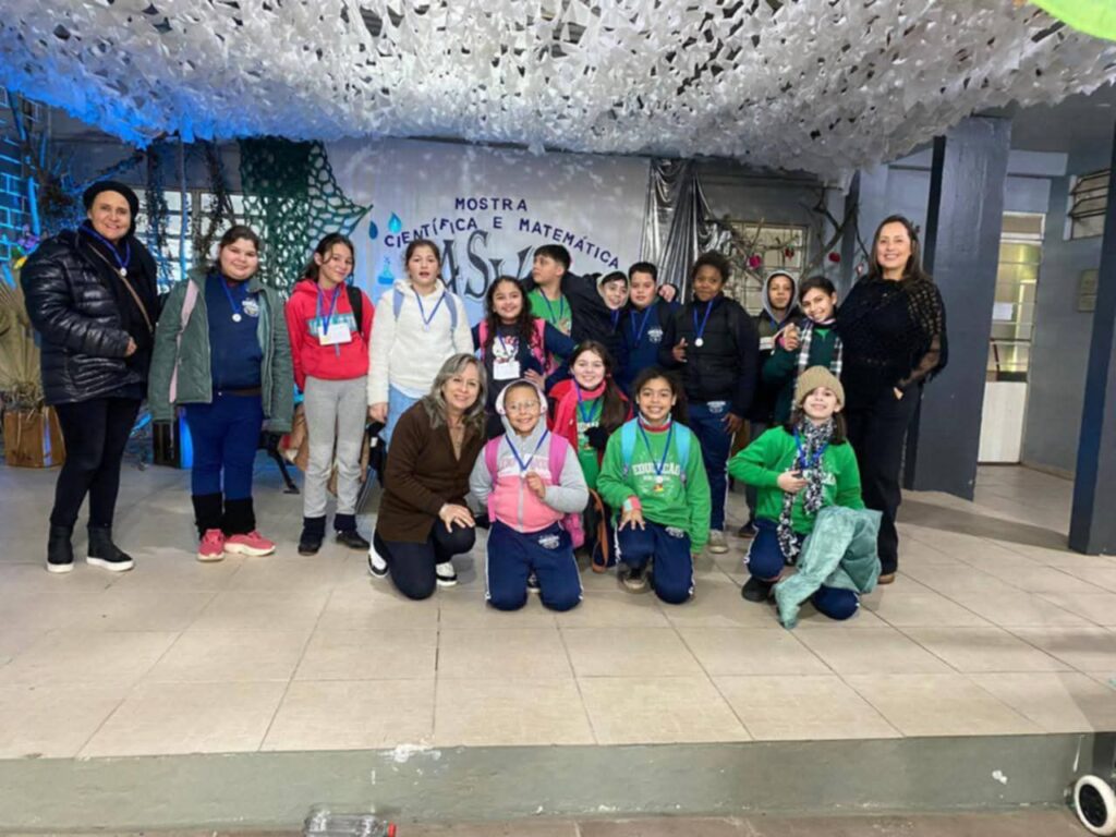 messenger_creation_3944ddc9-2343-4867-b7c7-95daf75413831246108060921099014-1024x768 Escola Angelina Salzano Vieira da cunha promoveu uma Mostra Científica e de Matemática.
